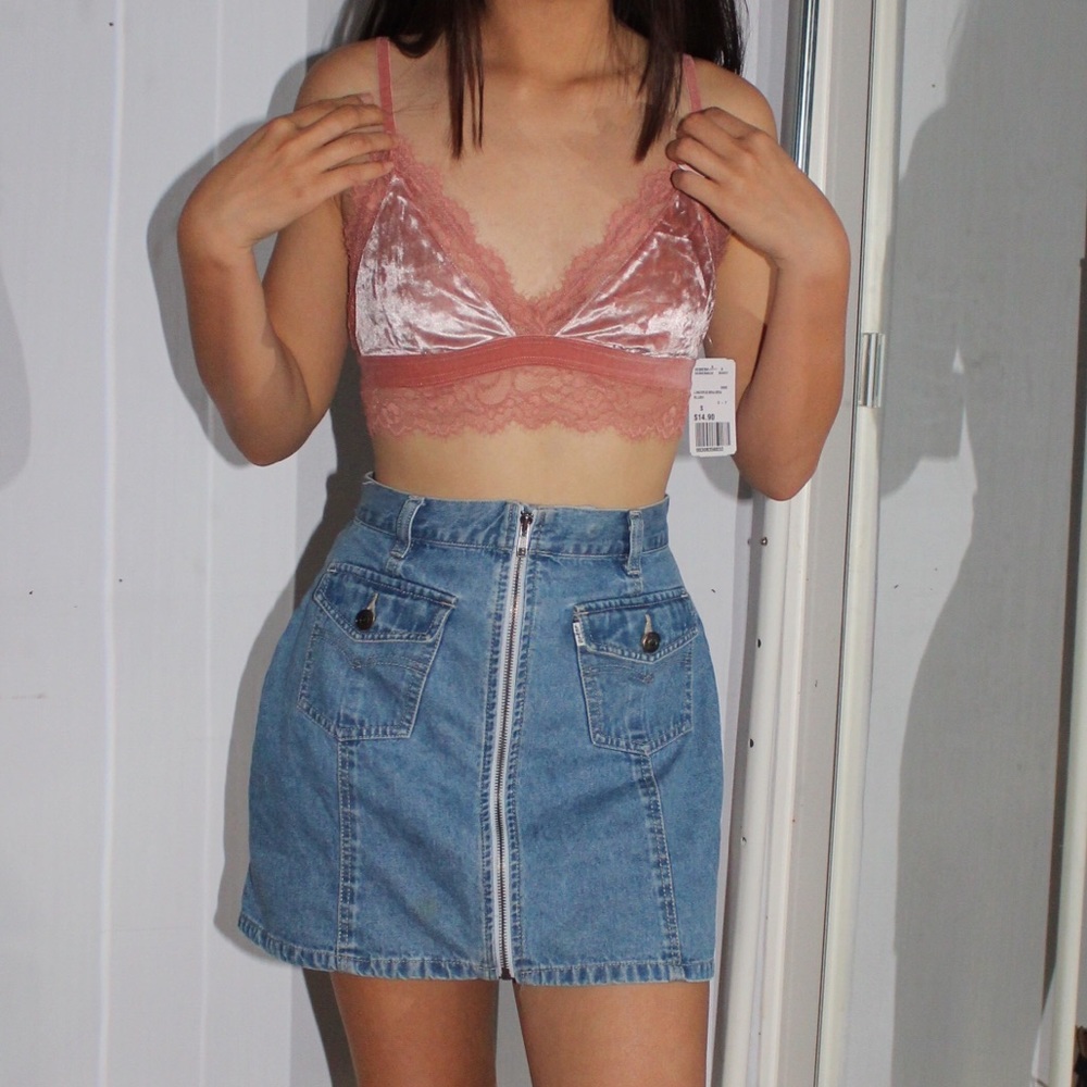 PINK LACE VELVET BRALETTE